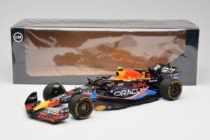 Red Bull RB19 #1 M. Verstappen Austin GP Winner 2023 Minichamps 1:18 110231901 Metall — bild 6 av 6