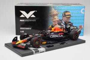 Red Bull RB19 Oracle #1 M. Verstappen British GP 2023 Winner Minichamps 1:18 113231101 Resin — bild 7 av 7