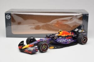 Red Bull RB19 #11 S. Perez Las Vegas GP 3rd 2023 Minichamps 1:18 110232211 Metall — bild 6 av 6