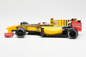 Renault F1 Team R30 #11 V. Petrov Showcar F1 2010 Minichamps 1:18 150100082 Metall — bild 3 av 6