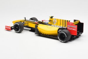 Renault F1 Team R30 #11 V. Petrov Showcar F1 2010 Minichamps 1:18 150100082 Metall — bild 5 av 6