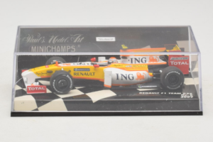 Renault R29 #8 N. Piquet Jr. F1 2009 Minichamps 1:43 400090008 Metall — bild 4 av 5