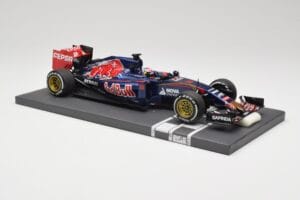 Scuderia Toro Rosso STR10 Renault #33 M. Verstappen Australian GP 2015 Minichamps 1:18 117150033 Resin — bild 4 av 7