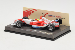 Toyota TF105 #17 R. Schumacher Panasonic Toyota Racing F1 2005 Minichamps 1:43 AM58296 Metall — bild 3 av 5