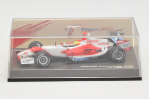 Toyota TF105 #17 R. Schumacher Panasonic Toyota Racing F1 2005 Minichamps 1:43 AM58296 Metall — bild 4 av 5