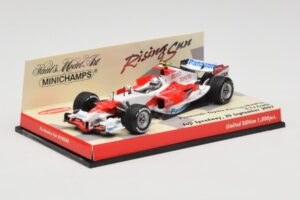 Toyota TF107 #12 J. Trulli Showcar 2007 Minichamps 1:43 403070082 Metall — bild 2 av 5