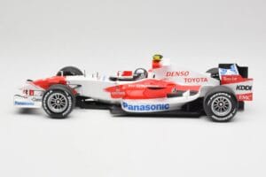 Toyota TF107 #12 J. Trulli F1 Launch Livery 2007 Minichamps 1:18 AM601321 Metall — bild 3 av 6