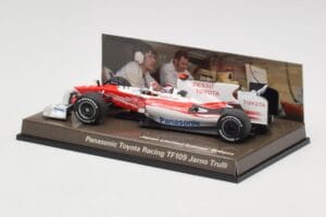 Toyota TF109 Panasonic Toyota Racing #9 J. Trulli F1 2009 Minichamps 1:43 AM62130 Metall — bild 3 av 5