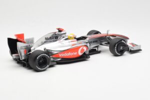 McLaren MP4-24 #1 L. Hamilton 2009 Dealer Edition Minichamps 1:18 503091801 Metall — bild 2 av 6