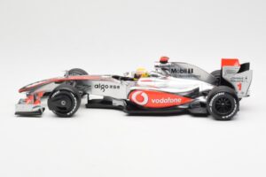 McLaren MP4-24 #1 L. Hamilton 2009 Dealer Edition Minichamps 1:18 503091801 Metall — bild 3 av 6