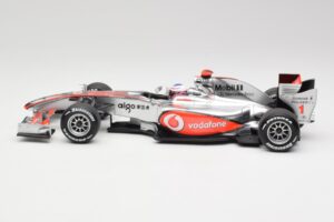 McLaren MP4-25 Vodafone #1 J. Button F1 2010 Minichamps 1:18 530101871-R1 Metall — bild 3 av 7