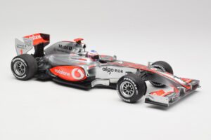 McLaren MP4-25 Vodafone #1 J. Button F1 2010 Minichamps 1:18 530101871-R1 Metall — bild 4 av 7