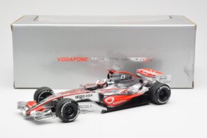 McLaren MP4-22 Mercedes #1 F. Alonso Presentation Valencia 2007 Minichamps 1:18 538071871 Metall — bild 6 av 6