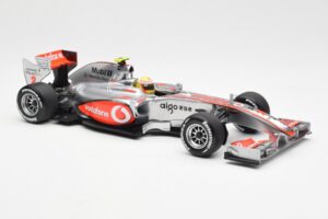 Vodafone McLaren Mercedes MP4-25 #3 L. Hamilton F1 Showcar 2010 Minichamps 1:18 530101872 Metall — bild 4 av 6