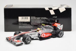 Vodafone McLaren Mercedes MP4-25 #3 L. Hamilton F1 Showcar 2010 Minichamps 1:18 530101872 Metall — bild 6 av 6