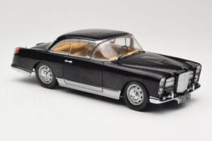 Facel Vega HK500 Svart Sun Star 1:18 3751 Metall — bild 6 av 8