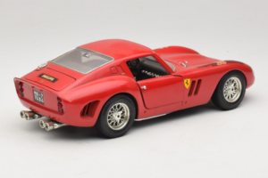 Ferrari 250 GTO Röd Bburago 1:18 B003 Metall — bild 3 av 8