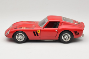 Ferrari 250 GTO Röd Bburago 1:18 B003 Metall — bild 4 av 8