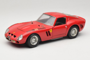 Ferrari 250 GTO Röd Bburago 1:18 B003 Metall