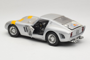 Ferrari 250 GTO #172 Tour de France 1964 Bburago 1:18 7011 Metall — bild 5 av 8