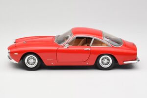 Ferrari 250 GT Berlinetta SWB Röd Hot Wheels 1:18 B6053 Metall — bild 4 av 8