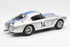 Ferrari 250 GT SWB #14 P. Noblet / J. Guichet Team Noblet 3rd Place 24 Hours of Le Mans 1961 CMC 1:18 M-079 Metall — bild 2 av 6