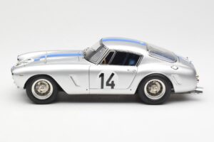 Ferrari 250 GT SWB #14 P. Noblet / J. Guichet Team Noblet 3rd Place 24 Hours of Le Mans 1961 CMC 1:18 M-079 Metall — bild 3 av 6