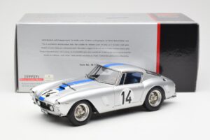 Ferrari 250 GT SWB #14 P. Noblet / J. Guichet Team Noblet 3rd Place 24 Hours of Le Mans 1961 CMC 1:18 M-079 Metall — bild 6 av 6