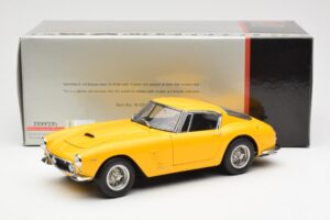 Ferrari 250 GT SWB Gul CMC 1:18 M-054 Metall — bild 6 av 6