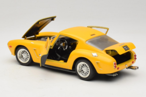 Ferrari 250 GT Berlinetta Gul Jouef Evolution 1:18 301200 Metall — bild 5 av 8