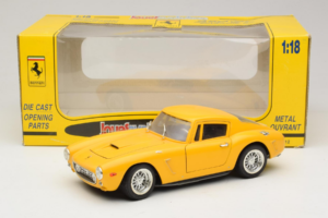 Ferrari 250 GT Berlinetta Gul Jouef Evolution 1:18 301200 Metall — bild 8 av 8