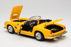 Ferrari 250 GT California Spider Gul Hot Wheels 1:18 23905 Metall — bild 5 av 8