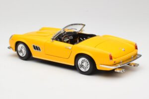 Ferrari 250 GT California Spider Gul Hot Wheels 1:18 23905 Metall — bild 7 av 8