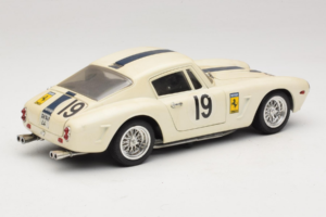 Ferrari 250 GT SWB Berlinette #19 Tour de France Automobile 1961 Eagles Race 1:18 6500 Metall — bild 3 av 8