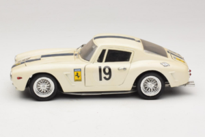 Ferrari 250 GT SWB Berlinette #19 Tour de France Automobile 1961 Eagles Race 1:18 6500 Metall — bild 4 av 8