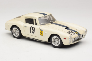 Ferrari 250 GT SWB Berlinette #19 Tour de France Automobile 1961 Eagles Race 1:18 6500 Metall — bild 6 av 8