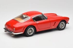 Ferrari 250 GT SWB Röd CMC 1:18 M-046 Metall — bild 2 av 6