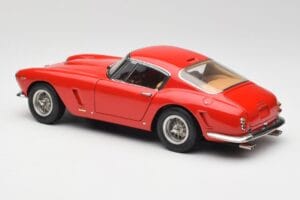 Ferrari 250 GT SWB Röd CMC 1:18 M-046 Metall — bild 5 av 6