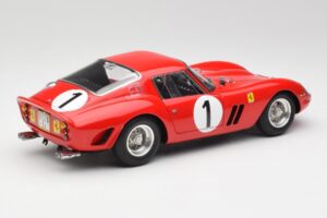 Ferrari 250 GTO #1 P. Rodriguez / W. Mairesse Paris 1000km 1962 CMC 1:18 M-254 Metall — bild 2 av 6