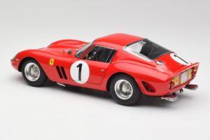 Ferrari 250 GTO #1 P. Rodriguez / W. Mairesse Paris 1000km 1962 CMC 1:18 M-254 Metall — bild 5 av 6