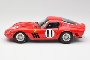Ferrari 250 GTO #11 J. Surtees / M. Parkes Paris 1000km 1962 CMC 1:18 M-249 Metall — bild 3 av 6