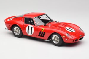 Ferrari 250 GTO #11 J. Surtees / M. Parkes Paris 1000km 1962 CMC 1:18 M-249 Metall — bild 4 av 6
