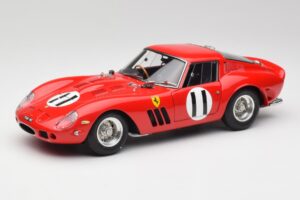 Ferrari 250 GTO #11 J. Surtees / M. Parkes Paris 1000km 1962 CMC 1:18 M-249 Metall