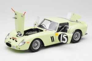 Ferrari 250 GTO #15 S. Moss / I. Ireland Goodwood Tourist Trophy Winner 1962 Kyosho 1:18 08438C Metall — bild 2 av 8