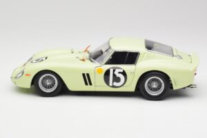 Ferrari 250 GTO #15 S. Moss / I. Ireland Goodwood Tourist Trophy Winner 1962 Kyosho 1:18 08438C Metall — bild 4 av 8