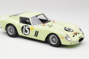 Ferrari 250 GTO #15 S. Moss / I. Ireland Goodwood Tourist Trophy Winner 1962 Kyosho 1:18 08438C Metall — bild 6 av 8