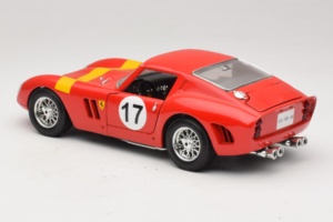 Ferrari 250 GTO #17 Bburago Sammlerborse Röd Bburago 1:18 3007-P1 Metall — bild 7 av 8