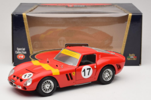 Ferrari 250 GTO #17 Bburago Sammlerborse Röd Bburago 1:18 3007-P1 Metall — bild 8 av 8