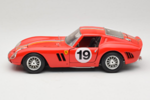 Ferrari 250 GTO #19 Röd Ränder 1962 Bburago 1:18 3011-P3 Metall — bild 4 av 8