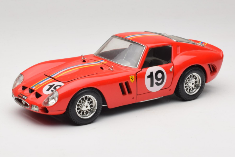 Ferrari 250 GTO #19 Röd Ränder 1962 Bburago 1:18 3011-P3 Metall